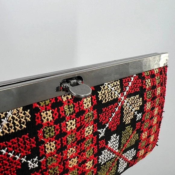 Vintage clutch bag wallet valentine heart cross stitch look acordian cottagecore - Picture 4 of 8